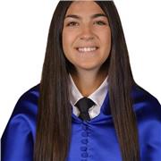 Soy maestra de educación infantil y primaria. Además de un máster en psicopedagogía como formación complementaria.